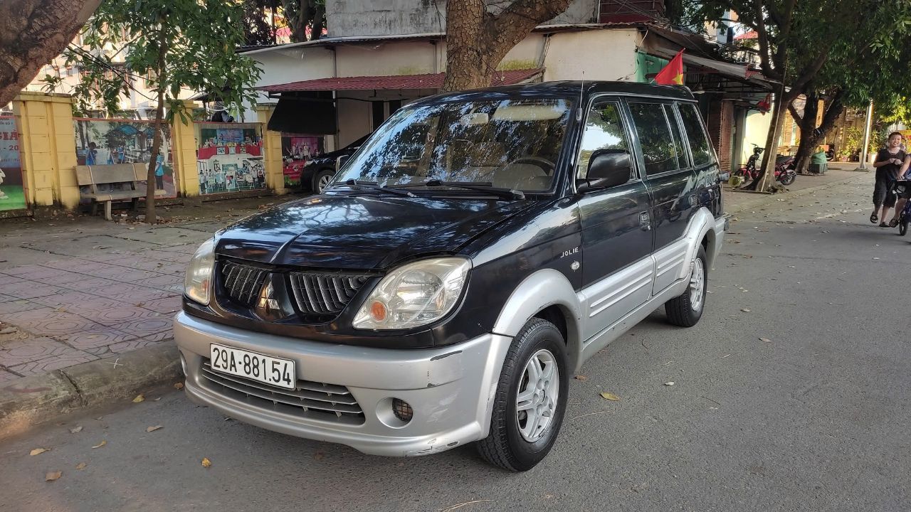 Em cần bán chiếc Mitsubishi Jolie 12/2004 phun xăng điện tử, giá 89 triệu