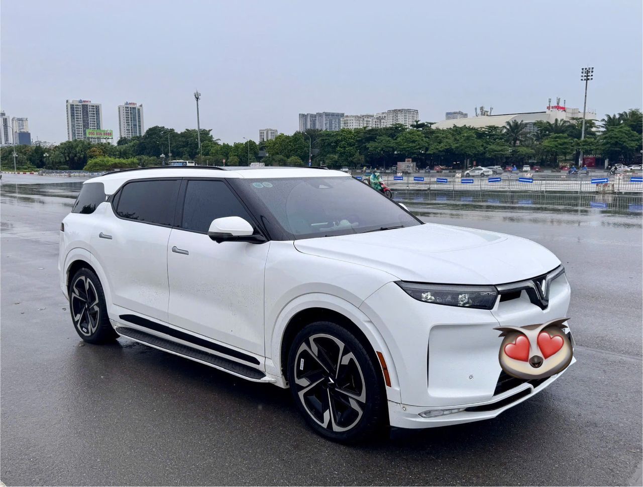 VF9 plus màu trắng sx 2023 Odo 5v km.