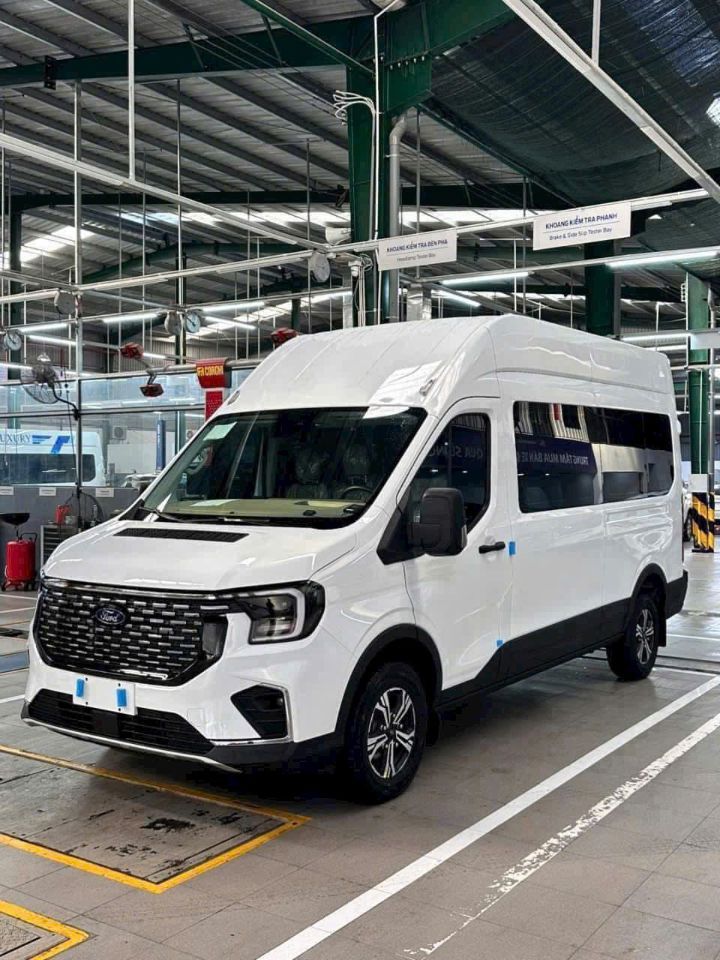 Giải pháp kinh tế hàng đầu cho nhà đầu tư - Ford Transit.
