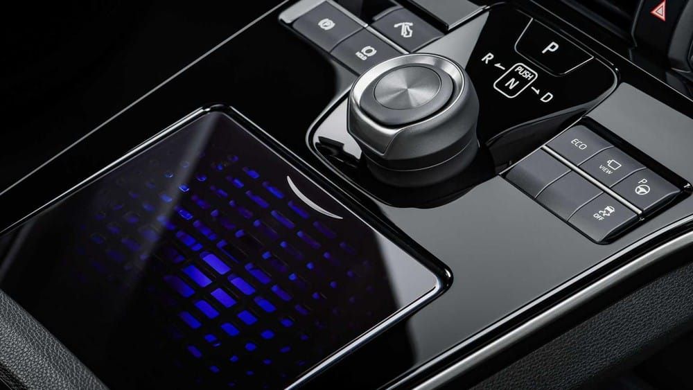 Cụm điều khiển với bàn cảm ứng của Toyota bZ4X