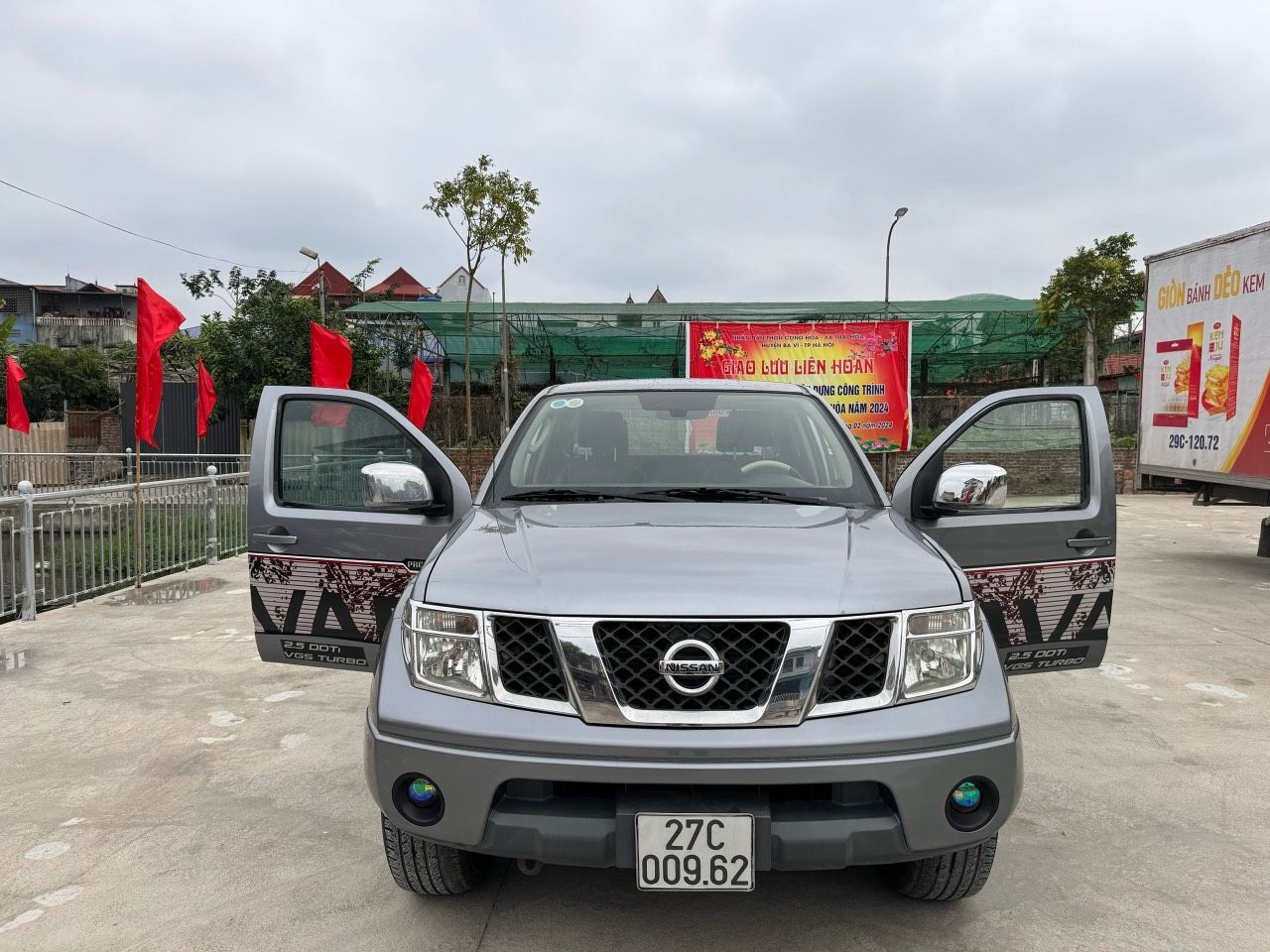 CHÍNH CHỦ CẦN BÁN XE NAVARA SẢN XUẤT NĂM 2010