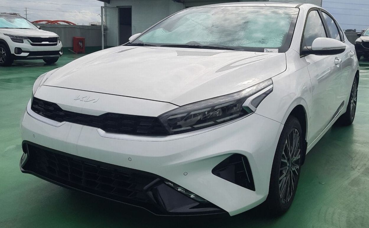 Kia K3 Luxury màu Xanh Xe có sẵn giao ngay giảm 15 triệu