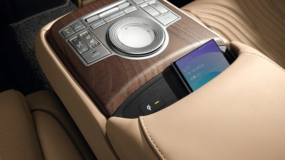 Genesis GV80 2022 bản 4 chỗ và 6 chỗ sẽ đi kèm 2 ghế thương gia độc lập phía sau hàng ghế trước