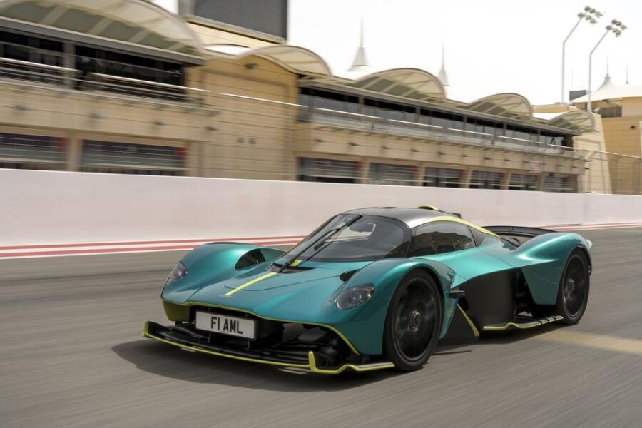 Aston Martin Valkyrie 2022