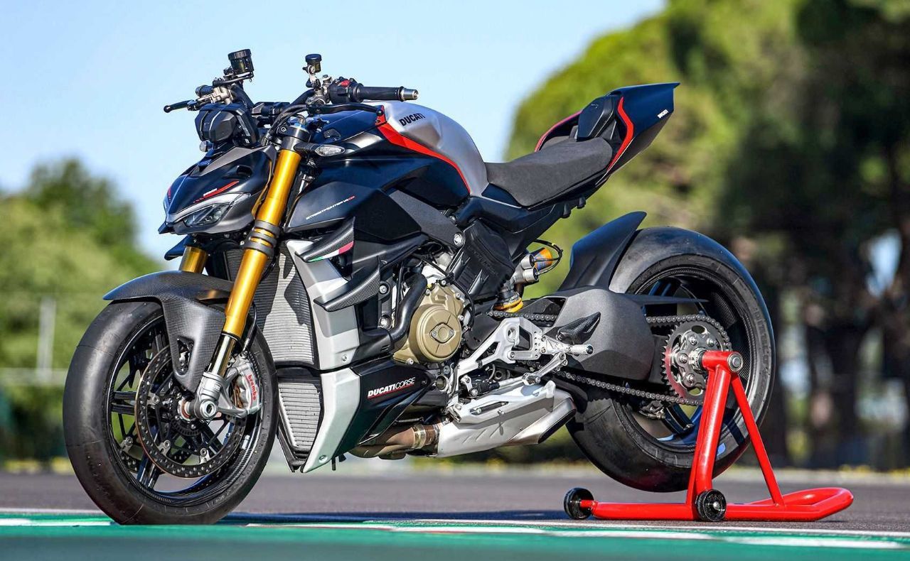 Ducati Streetfighter 2022 So sánh thông số giữa hai mẫu V2 và V4 SP.