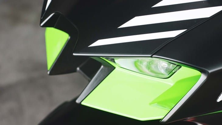 Kawasaki ZX-10R 2021-4