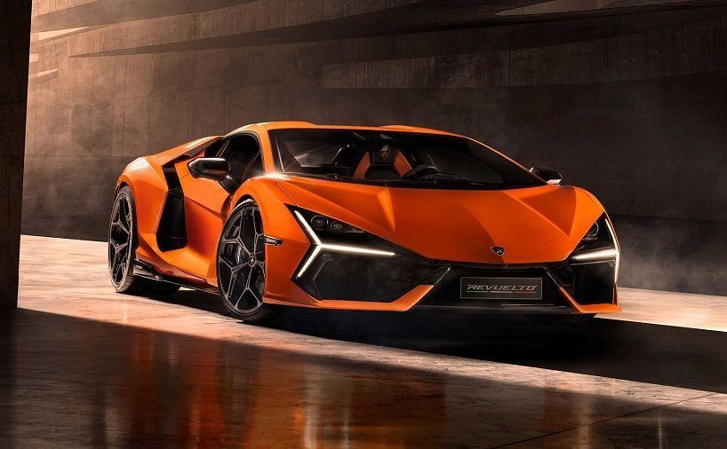 Lamborghini Revuelto 2024