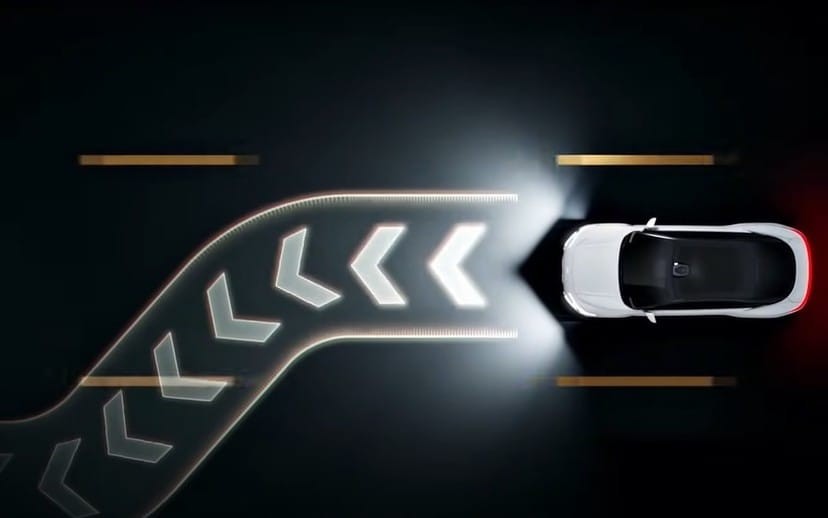 Đèn của Zhiji L7 chiếu thông tin định vị xuống mặt đường Đèn của Zhiji L7 chiếu thông tin định vị xuống mặt đường