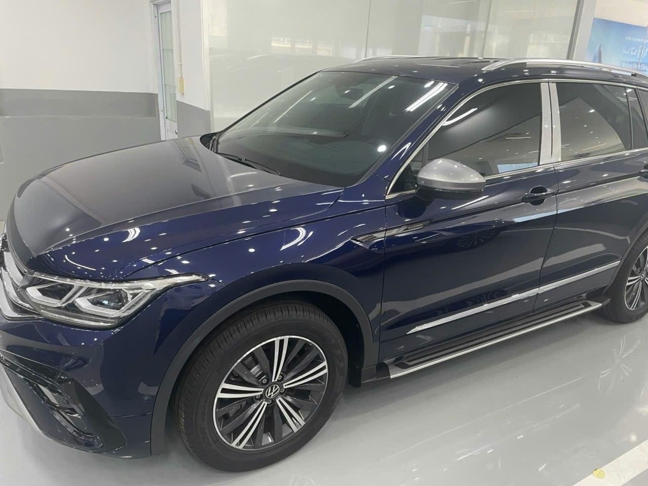 CẦN BÁN XE Volkswagen Tiguan