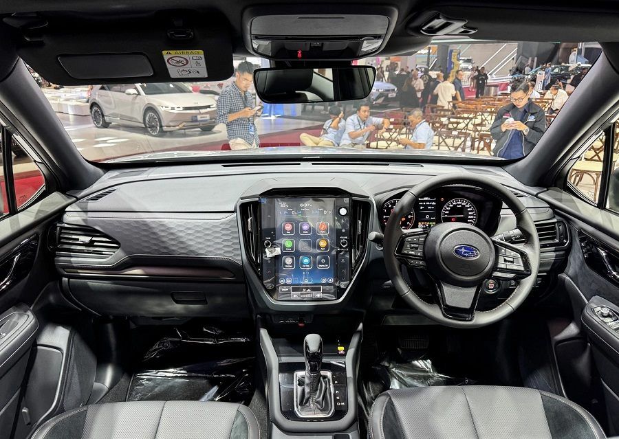 nội thất Subaru Forester 2026