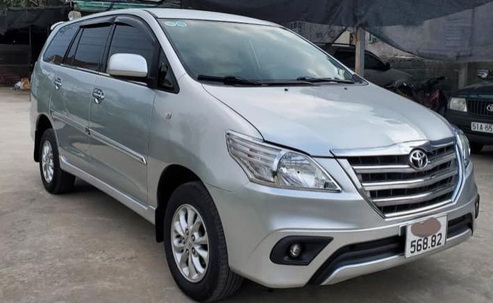 Cần bán xe cũ giá rẻ Toyota Innova 2014 E
