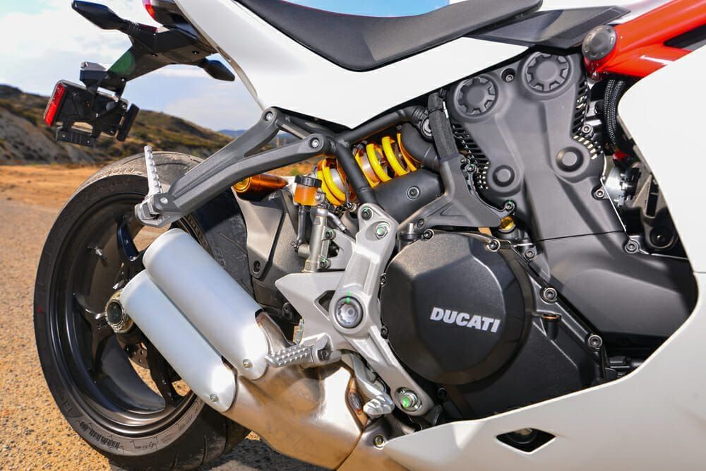 Thông số Ducati SuperSport 950 S 2021
