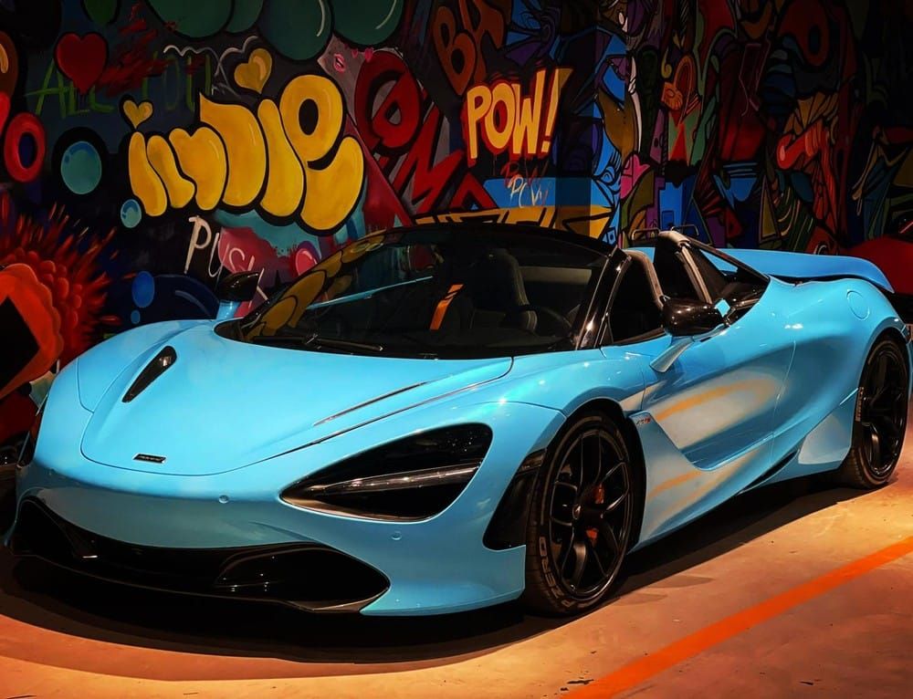 Chiếc siêu xe McLaren 720S Spider mới diện áo màu xanh đẹp mắt
