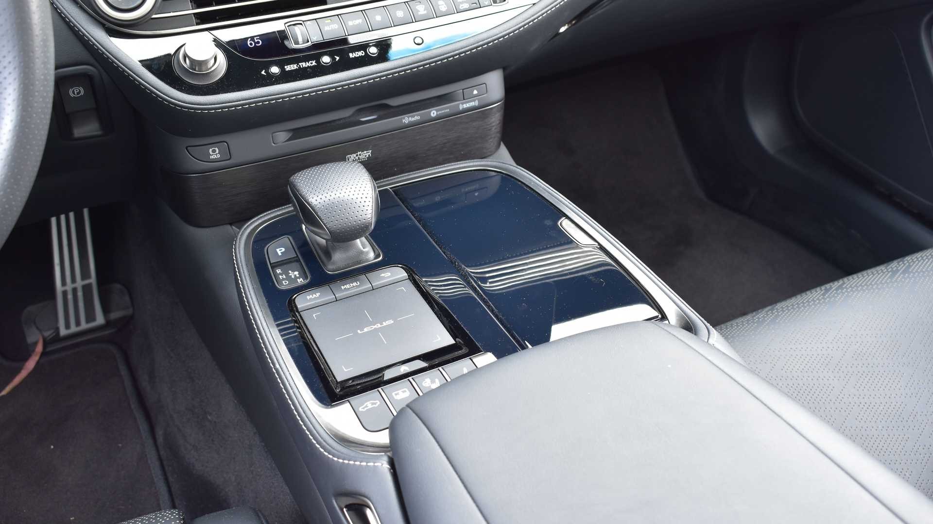 Lexus LS 500 2021 phiên bản F Sport