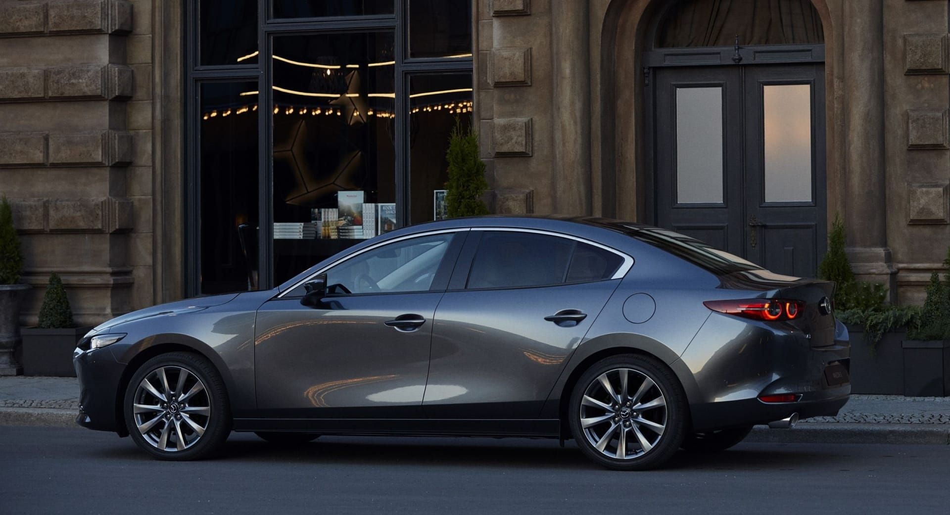 MAZDA 3 Mẫu xe bán chạy nhất phân khúc sedan hạng C