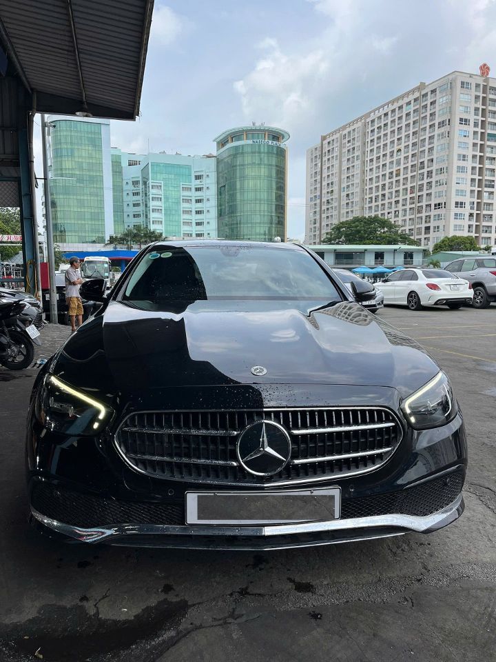 Bán E180 : đăng ký 2022, chạy 36k km : giá 1,249 tỷ
