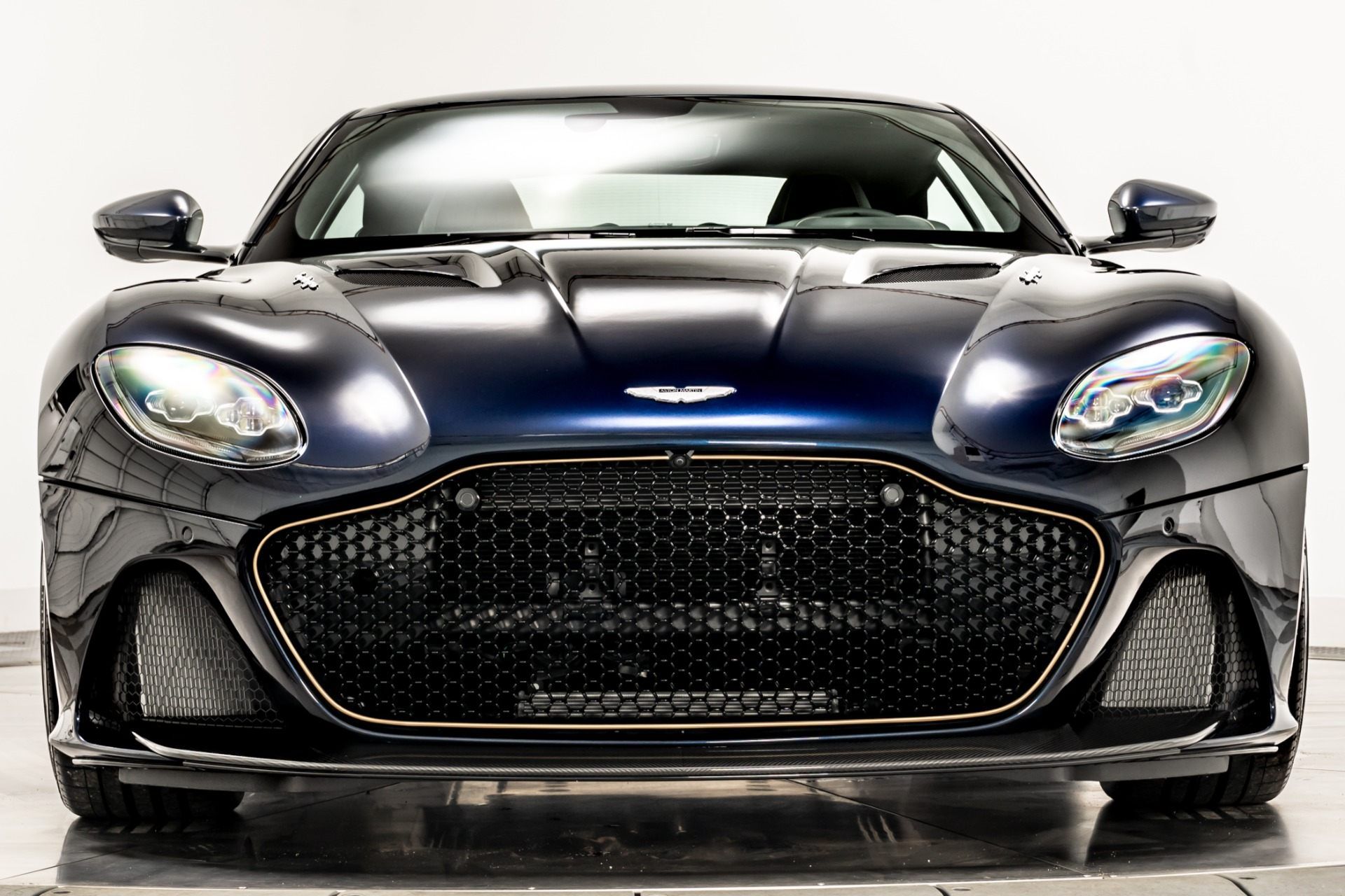 đầu xe Sabiro Blue Aston Martin DBS Superleggera