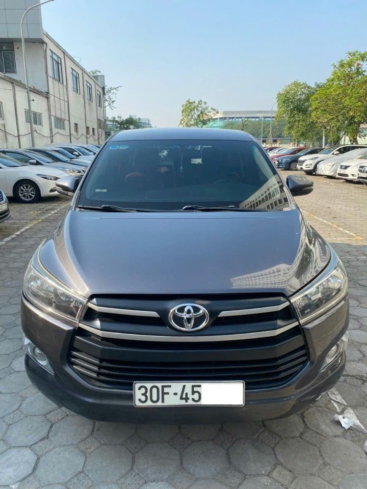 Gia đình em cần bán xe TOYOTA INNOVA 2018 2.0