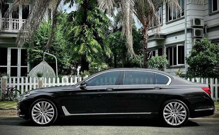 Bán BMW 730Li Model 2019 giá rẻ