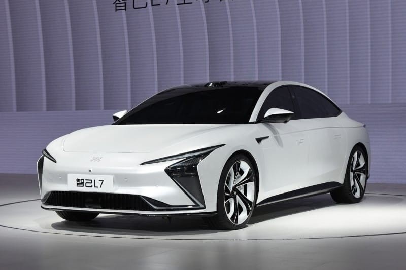 Zhiji L7 còn có sạc pin không dây Zhiji L7 còn có sạc pin không dây