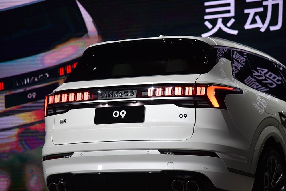 Cụm đèn hậu ấn tượng của Lynk & Co 09 
