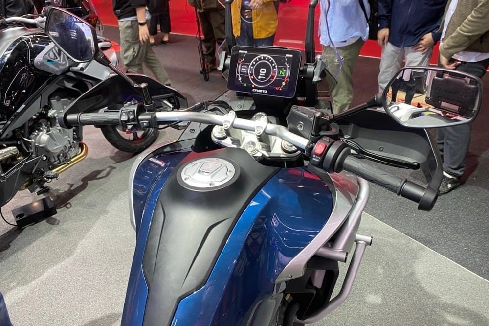 CFMoto MT800 2021 sở hữu loạt trang bị điện tử hiện đại
