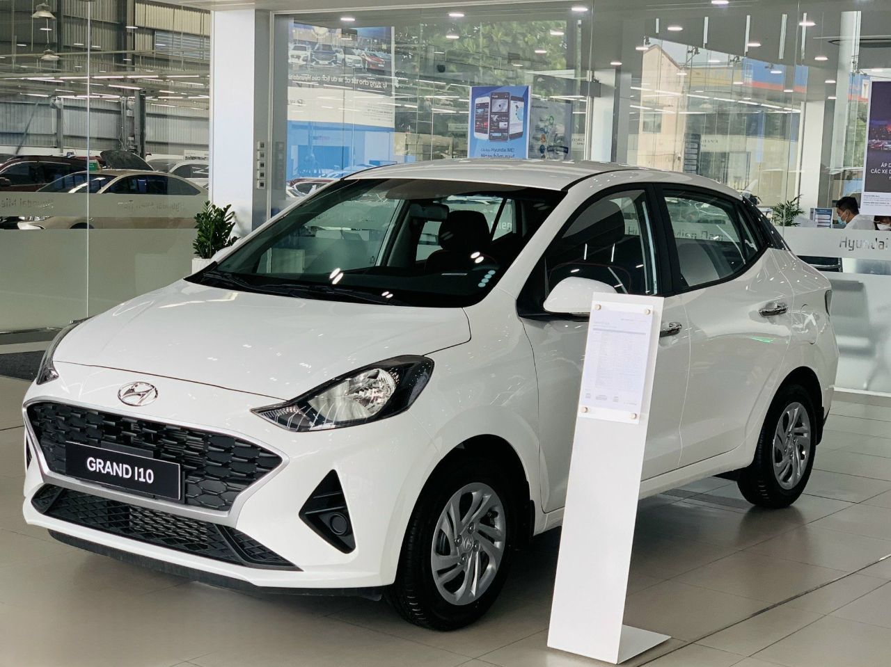 HYUNDAI I10 - XE SẴN - GIAO NGAY