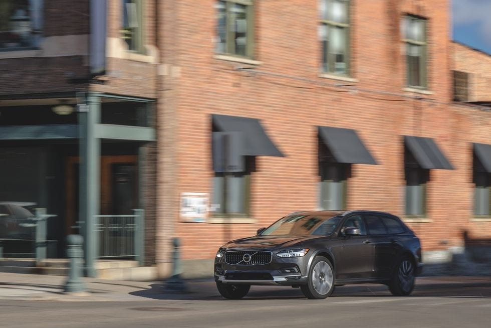 Thông số Volvo V90 Cross Country 2022