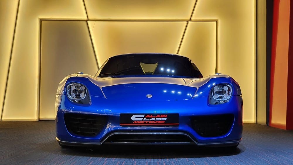 Siêu xe hypercar Porsche 918 Spyder chỉ sản xuất 918 chiếc trên toàn thế giới