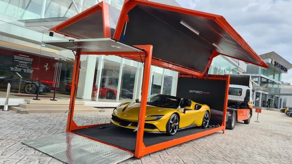 Ferrari SF90 Spider "nhăm nhe" về Việt Nam đã được giới thiệu tại Malaysia, giá từ 11.6 tỷ đồng