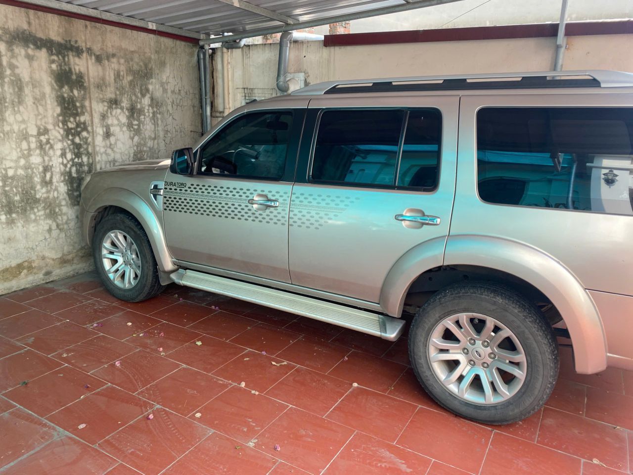 Everest cá nhân chính chủ sản xuất và đăng ký năm 2014.