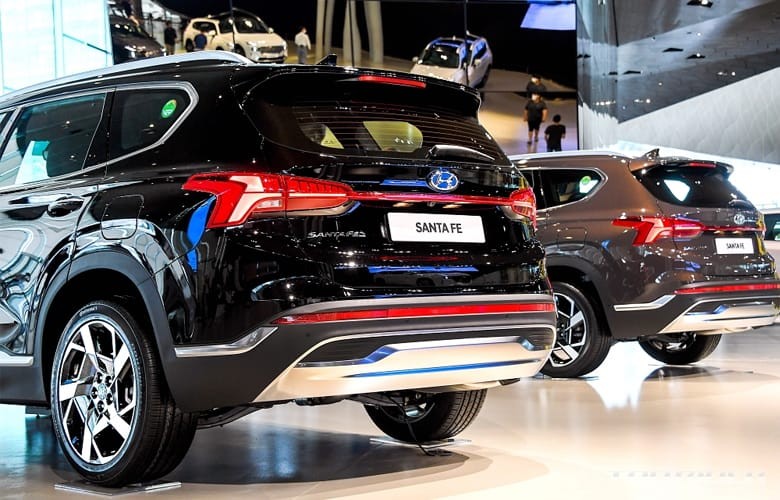 Nên mua Hyundai Santafe 2021 máy xăng hay máy dầu