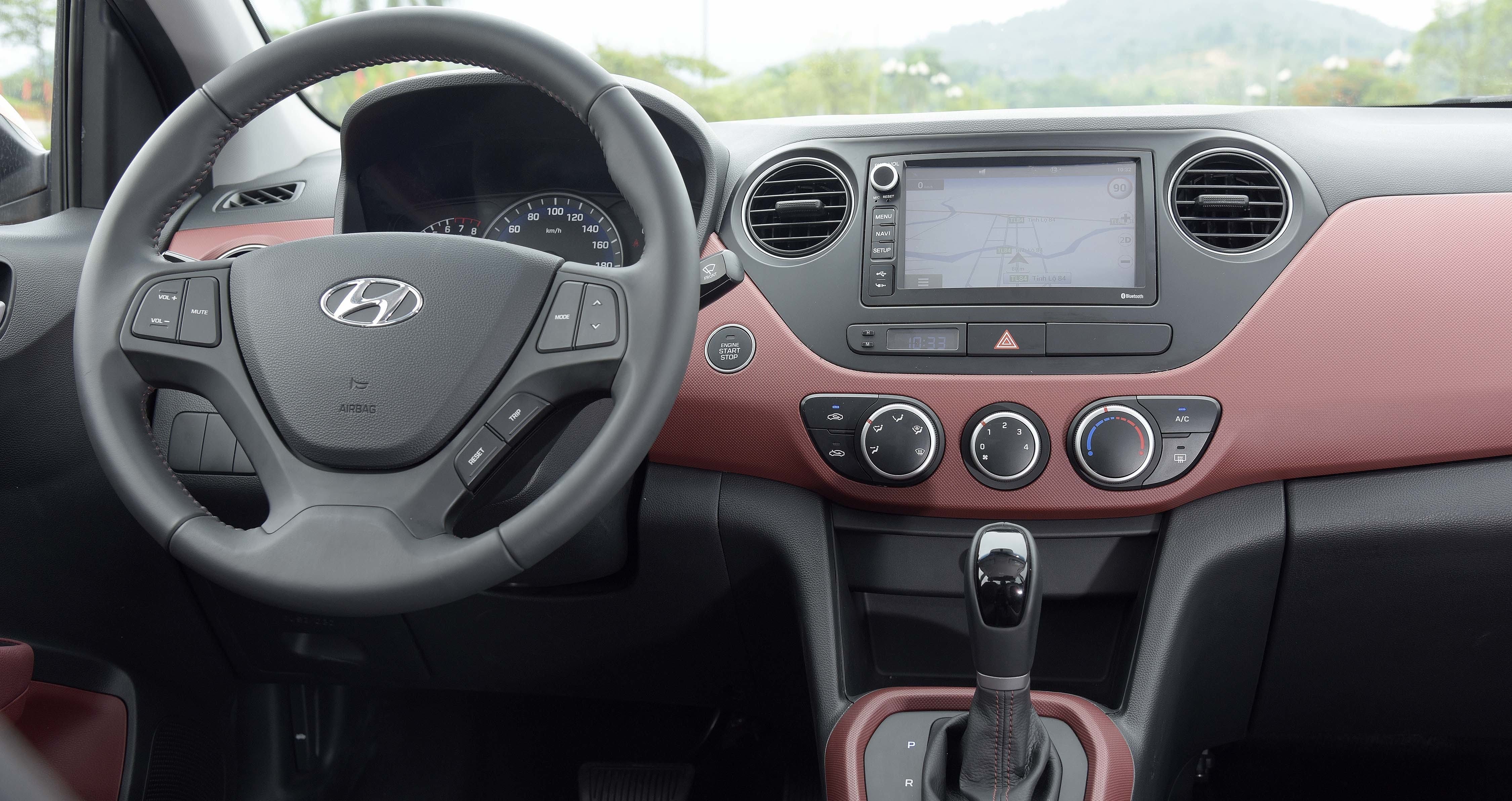 Mua xe chạy dịch vụ, chọn KIA Morning hay Hyundai Grand i10?