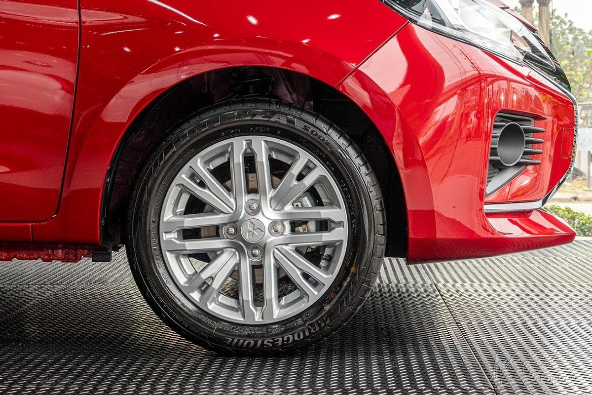 Kia Soluto và Mitsubishi Attrage - Xe nào đáng mua hơn?