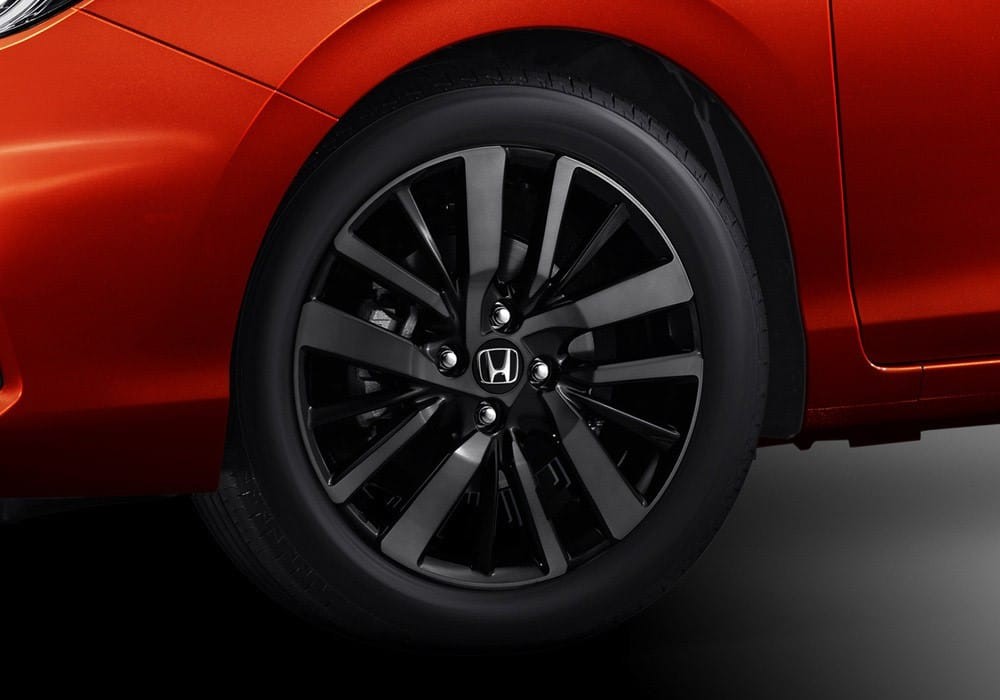 ... và vành la-zăng của Honda City Hatchback 2021