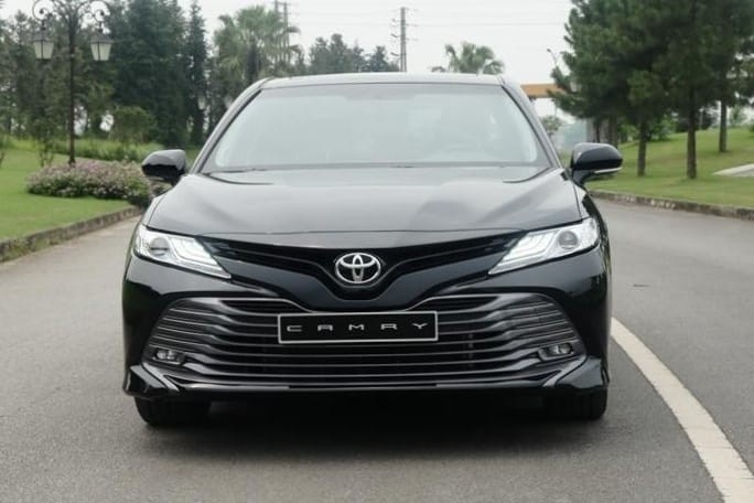 Mặt calang Toyota Camry