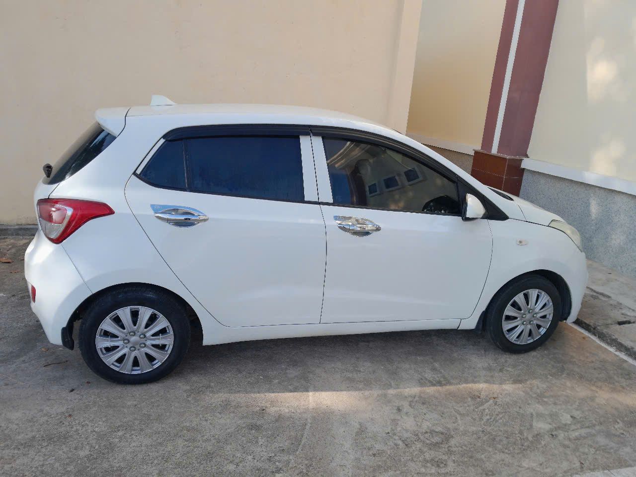 CHÍNH CHỦ BÁN XE HYUNDAI GRAND I10 - ĐỜI 2015