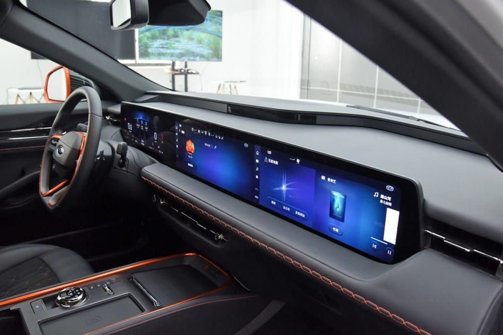 Màn hình dài 1,1 m của Ford Evos Màn hình dài 1,1 m của Ford Evos