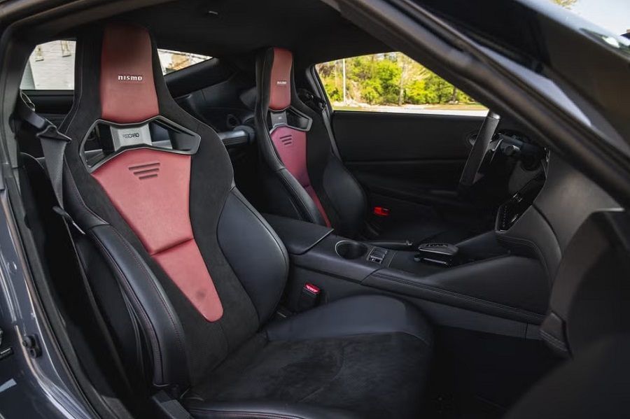 nội thất Nissan Z NISMO