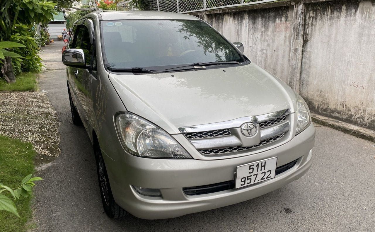 Toyota Innova 2008 Số Sàn Màu Bạc