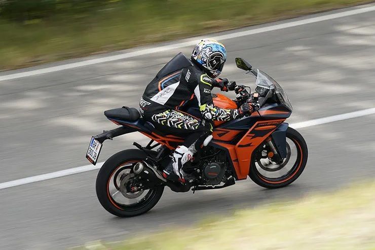 KTM RC 390 2022