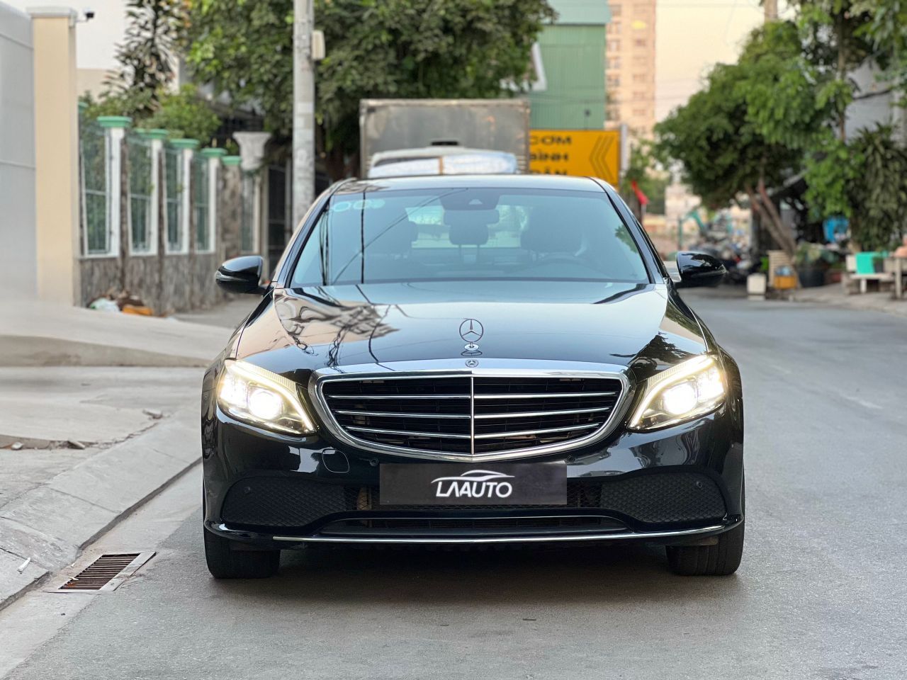 Long Anh Auto về thêm Mercedes C200ex sản xuất 2021 siêu đẹp