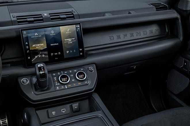 Land Rover Defender -12