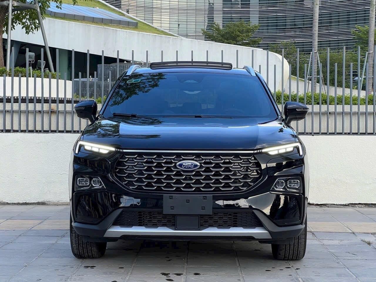 Xe Ford territory 3 phiên bản mới 2024 đủ màu Trắng, Đen, Đỏ