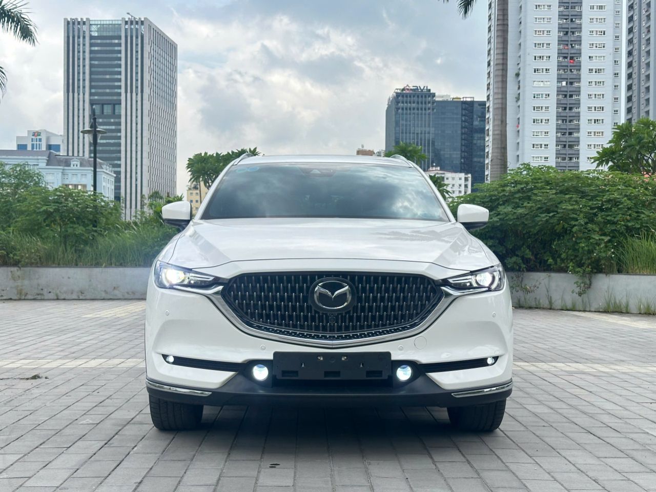 Mazda CX8 2023 Premium màu trắng.