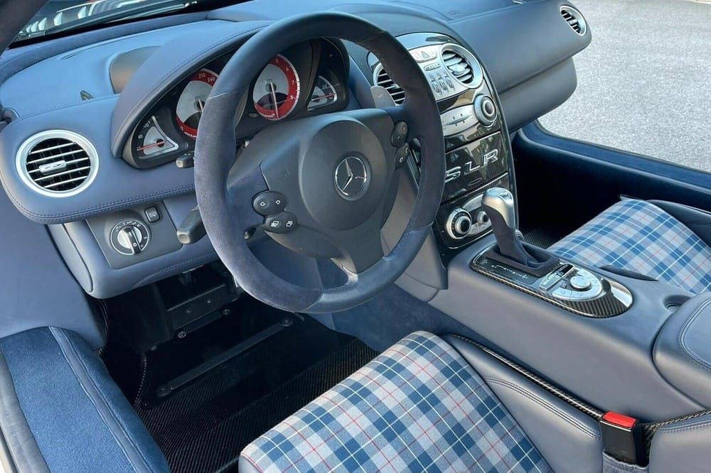 Nội thất xe Mercedes-Benz SLR McLaren Edition Nội thất xe Mercedes-Benz SLR McLaren Edition