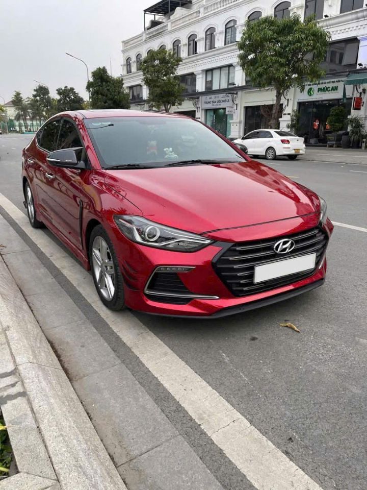 Cần bán Hyundai Elantra Sport 2018 – Chính chủ, xe gia đình