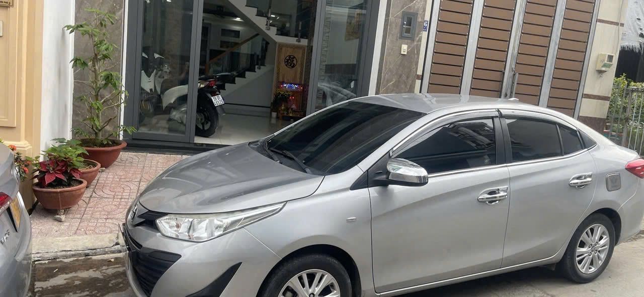 Bán xe Toyota Vios 2018 Form mới, số sàn