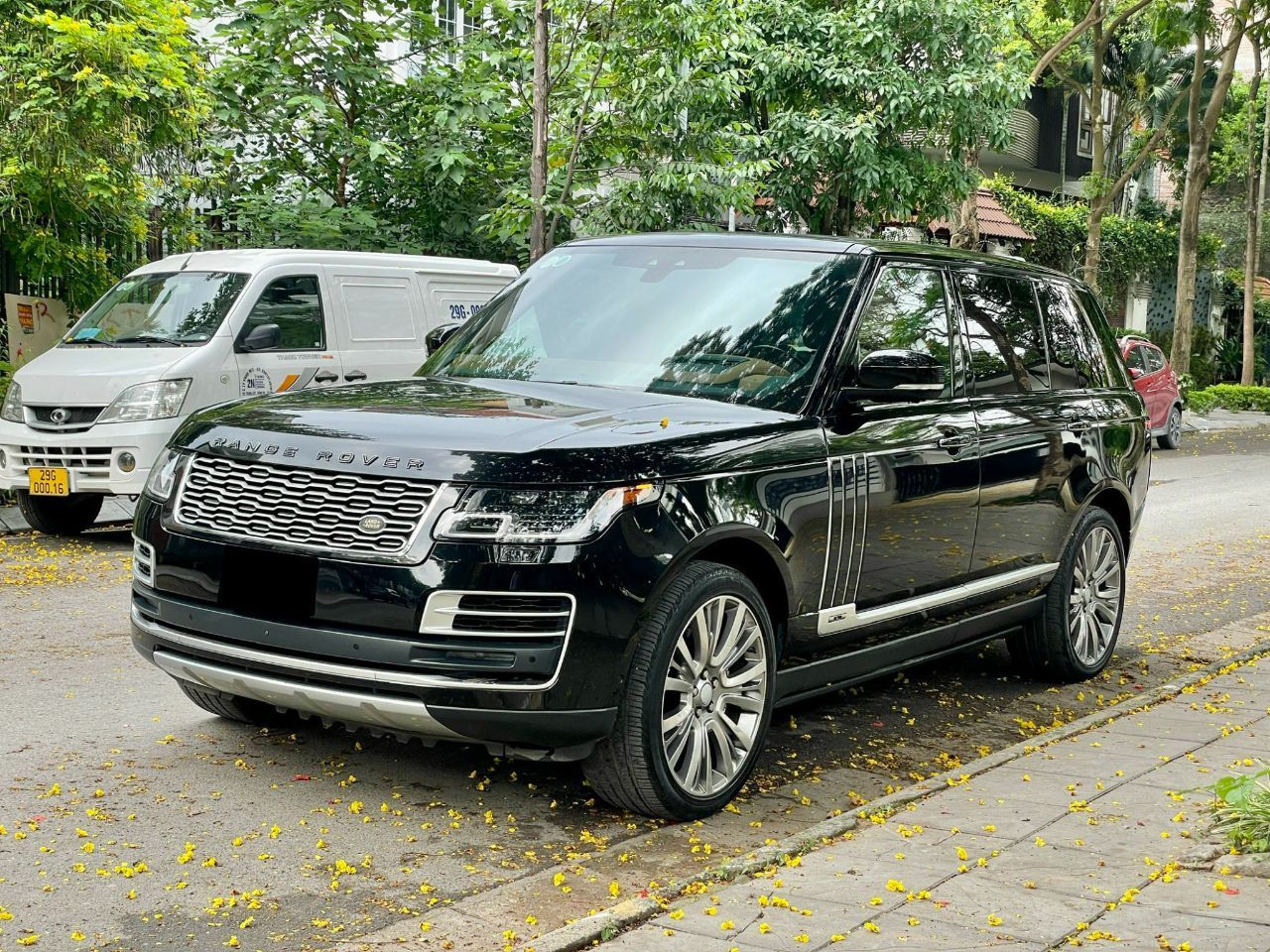 CẦN BÁN XE  LANDROVER RANGEROVER SV AUTOBIO LWB 5.0