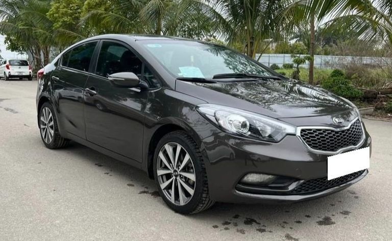 Cần bán xe Kia K3 2016 số sàn